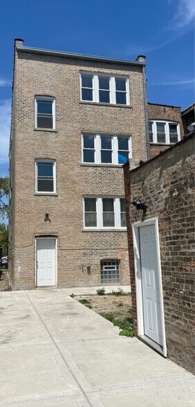 Building Photo - 1907 W Garfield Blvd
