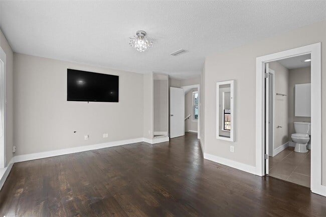 Building Photo - 1106 San Augustine Dr