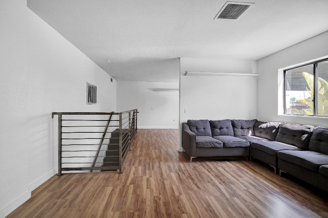 Building Photo - 1092 Calcot Pl