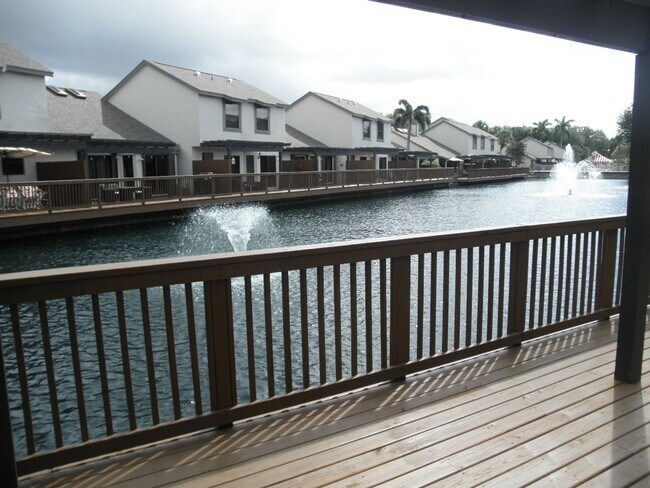 Building Photo - 1004 Landings Blvd