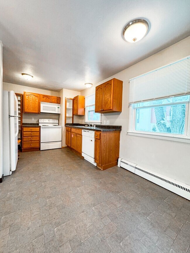 Building Photo - 2018 Coolidge Ct