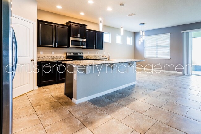 Building Photo - 4/2 Home in Kissimmee