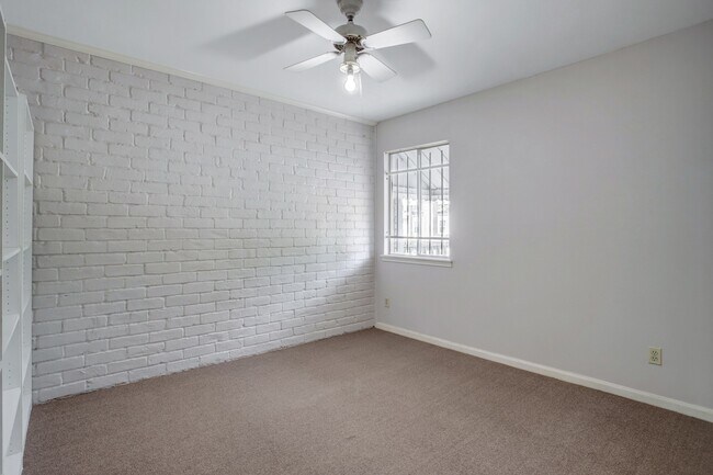 Building Photo - 1412 Walnut Bend Ln