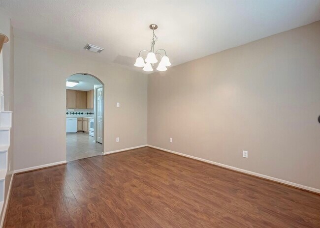 Building Photo - 4914 Jaymar Dr