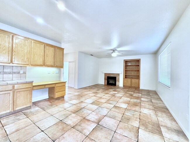 Building Photo - 1207 Silverton Way