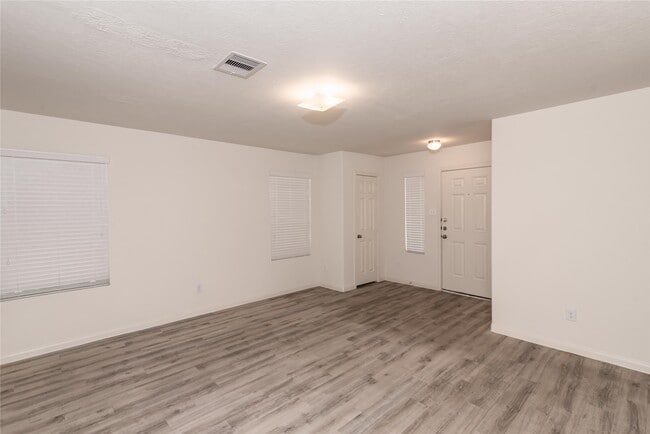 Building Photo - 5735 Post Oak Manor Dr