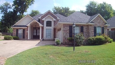 Building Photo - 1050 Azalea Garden Dr