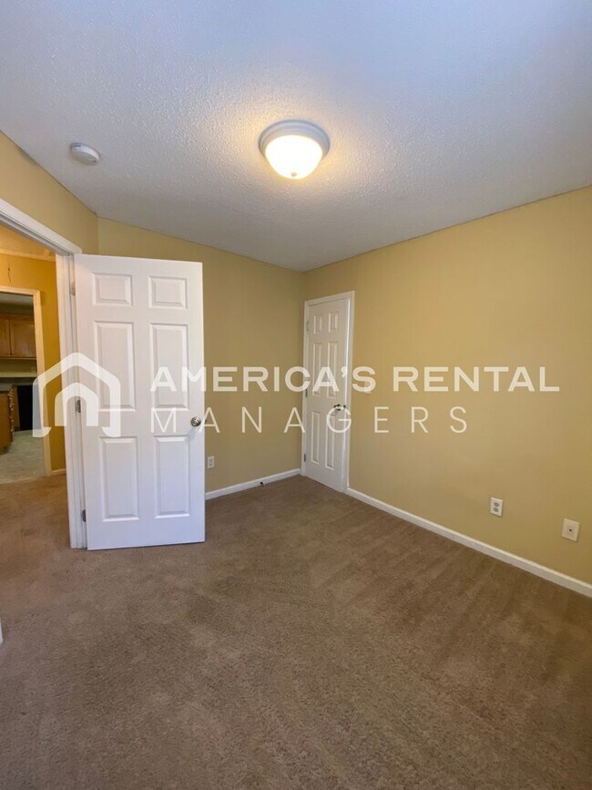 Building Photo - Home in Northport, AL. Sign a lease by 2/28/26 to receive HALF off the deposit!!! DEPOSIT PENDING!