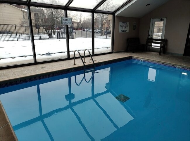 Building Photo - 2028 N Rand Rd