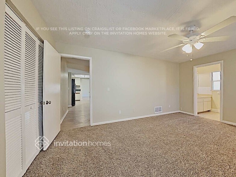 Building Photo - 2991 62nd Ave S