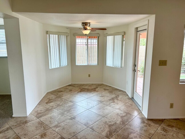 Building Photo - 2601 E Cinnabar Ave