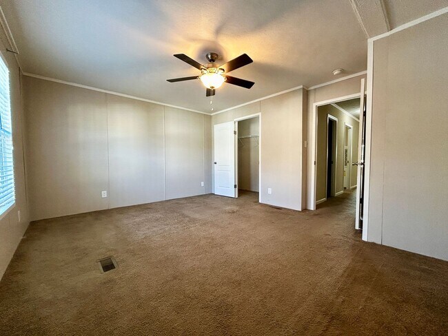 Building Photo - 3 Bedroom/2 bathroom home for rent