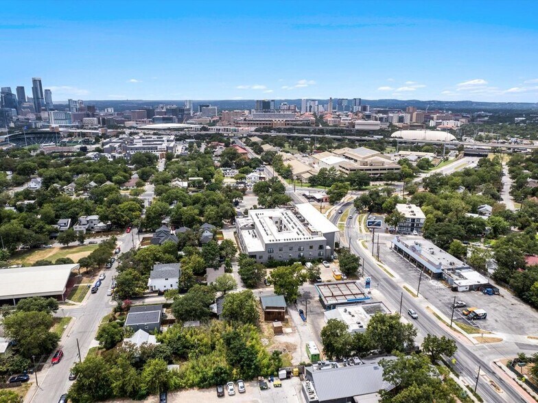 UT Campus - 2213 Poquito St