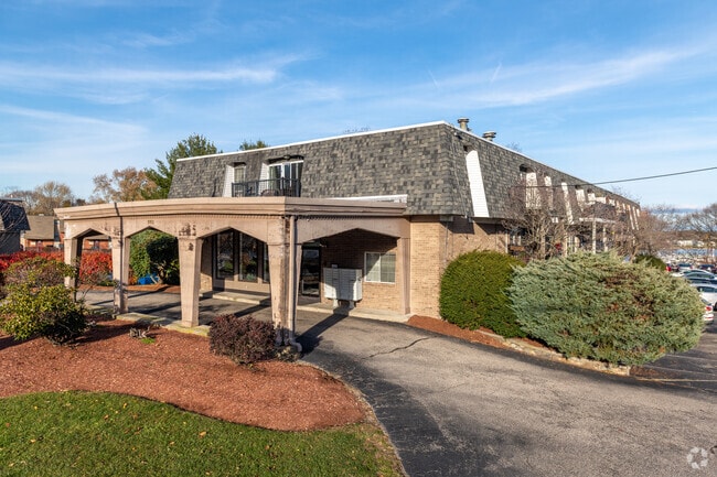 Building Photo - Harborview Apartment Community