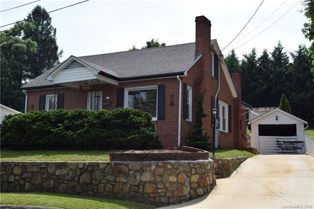 Building Photo - Adorable Downtown Marion Rental!