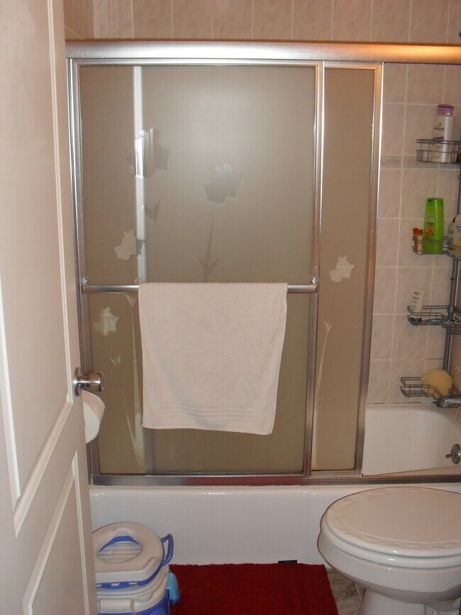 Building Photo - 7 Cypress Rd