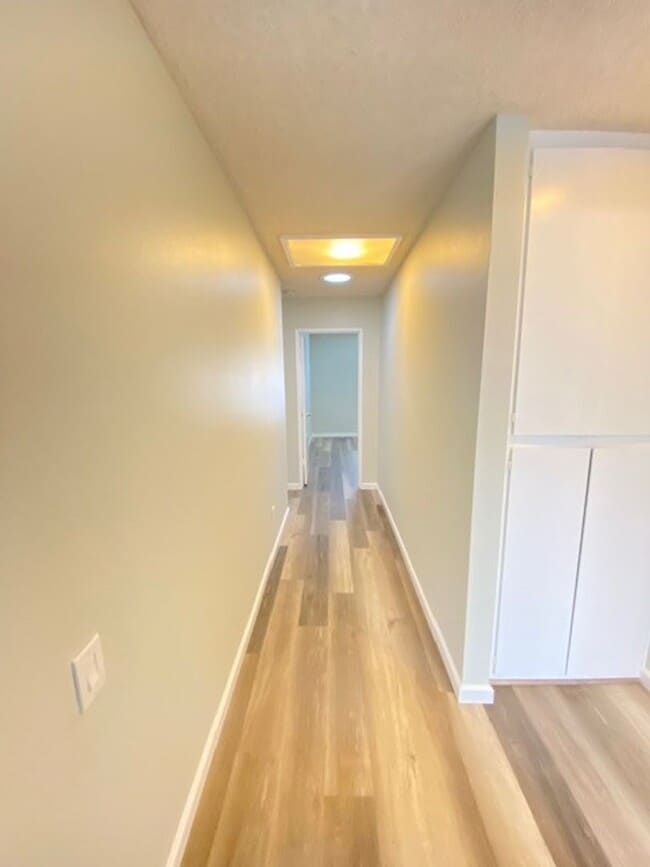 Building Photo - 3 Bed 2 Bath in Gated Beach Community-A must see Home