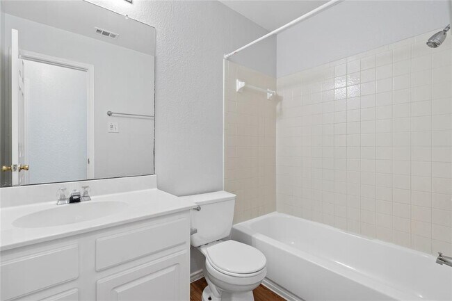Building Photo - 3307 Blue Ridge Dr