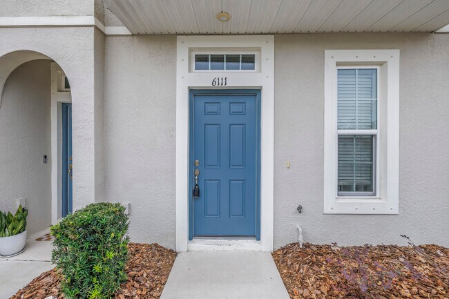 Building Photo - 6111 Fairmont Ln