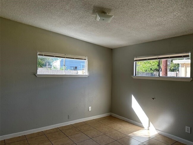 Building Photo - 3359 Frick Rd