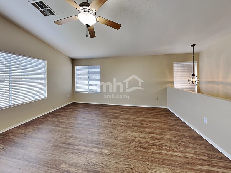 Building Photo - 13440 W Rhine Ln