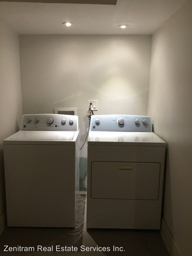 Building Photo - 4623 S Evans Ave