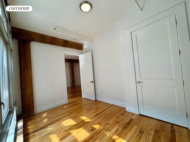 Building Photo - 275 Conover St