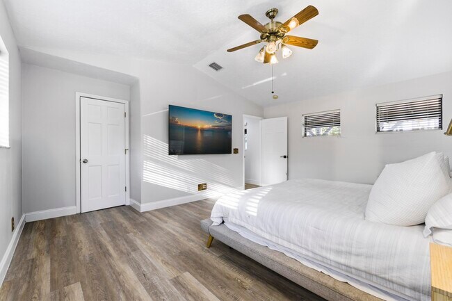 Building Photo - 12863 159th Ct N