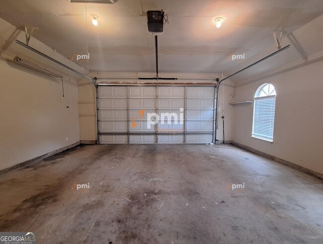 Building Photo - 160 Braelinn Courts