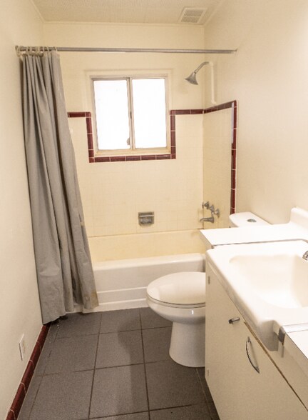 Building Photo - 3927 E Montecito St