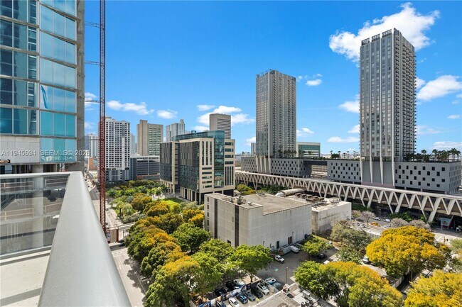 Building Photo - 11 NE 6th St