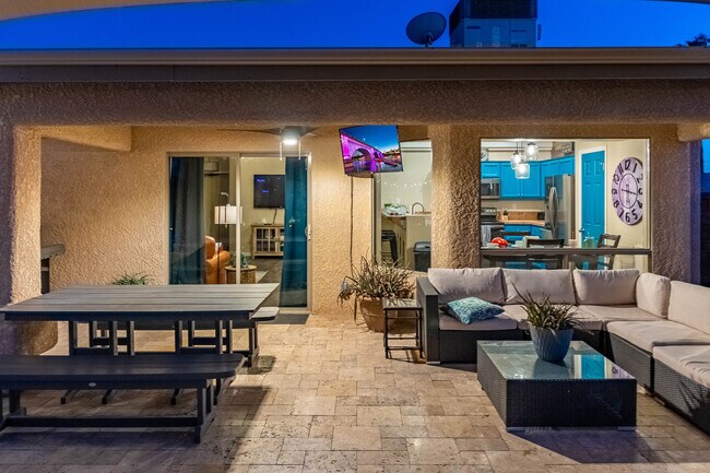 Building Photo - 820 Avalon Ave