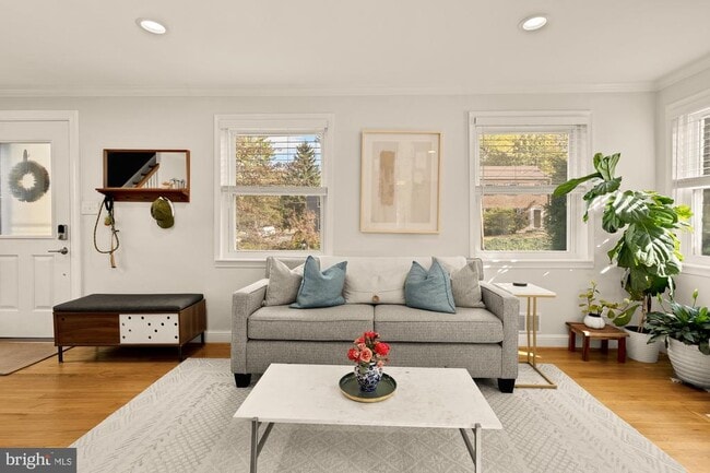 Building Photo - 11612 Galt Ave