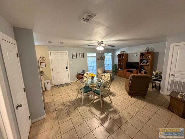 Building Photo - 121 E Madison St