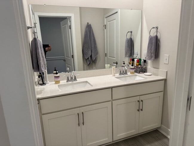 Building Photo - Beautiful SteelPointe 2 Bedroom 1.5 Bath Townhome for Rent in Phoenixville $2,690/month