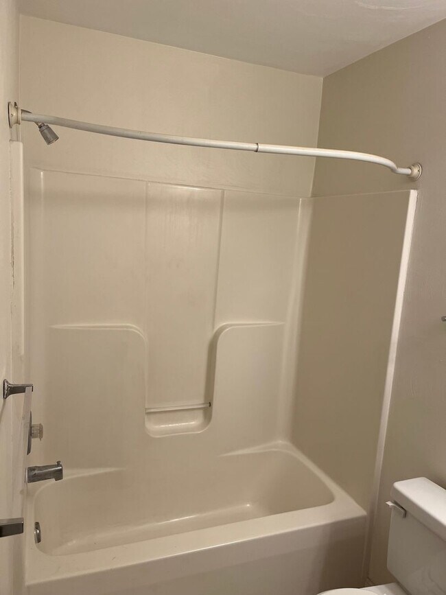 Building Photo - S. Market