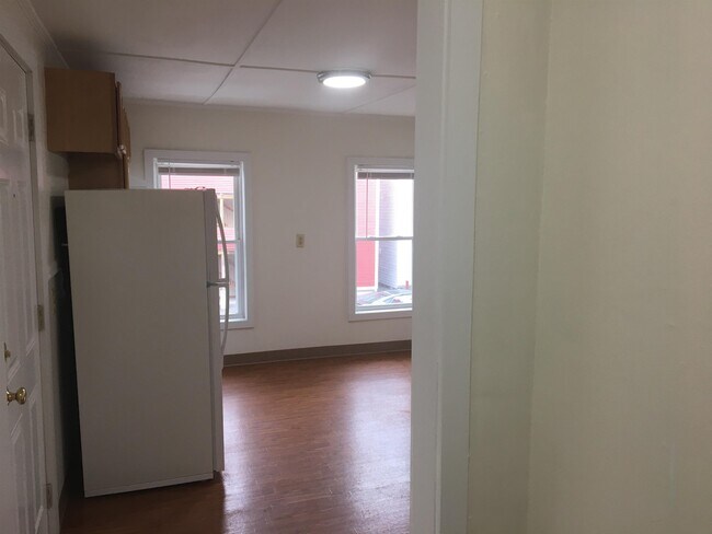 Building Photo - 82 3rd St