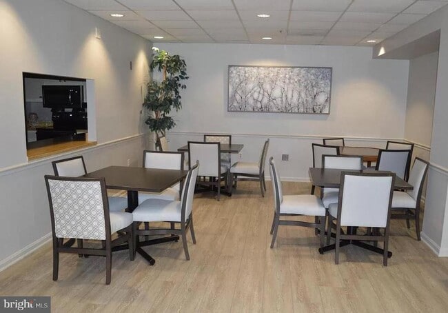 Building Photo - 3310 N Leisure World Blvd