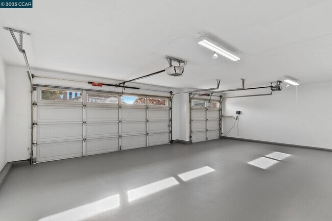 Building Photo - 732 Antiquity Dr