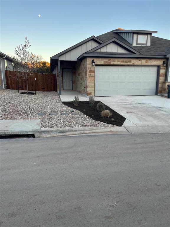 Building Photo - 444 Parkline Dr