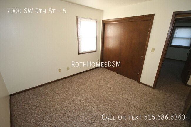 Building Photo - 7000 SW 9th St