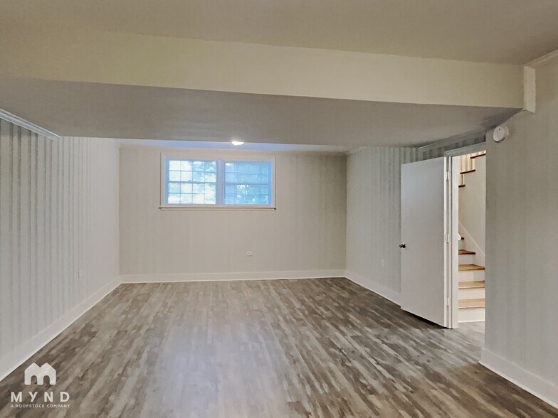 Building Photo - 6489 Lynn Dale Ln