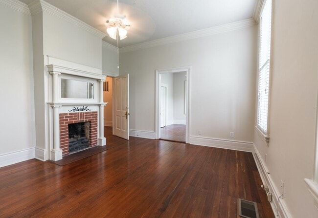 Building Photo - Lilac House