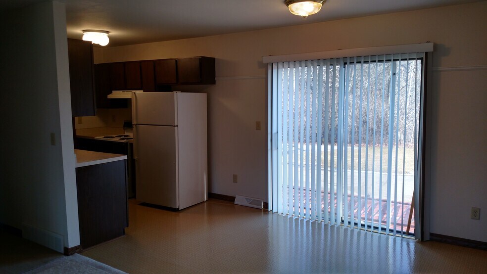Building Photo - 741 E Imperial Dr