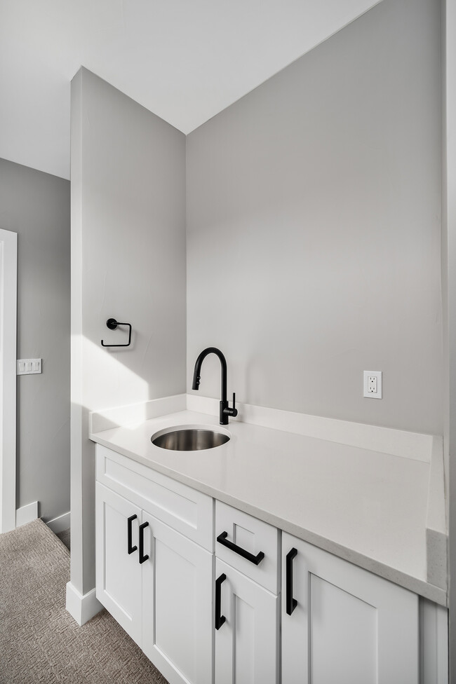 Third floor sink/bar - 2185 S Cherokee St