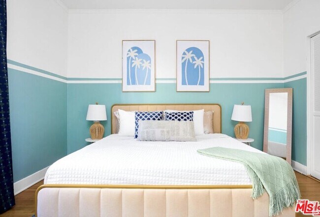 Building Photo - 818 Palms Blvd