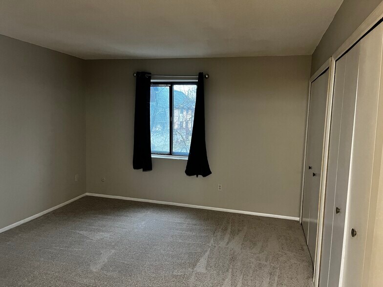 Building Photo - 652 Olde Towne Ave