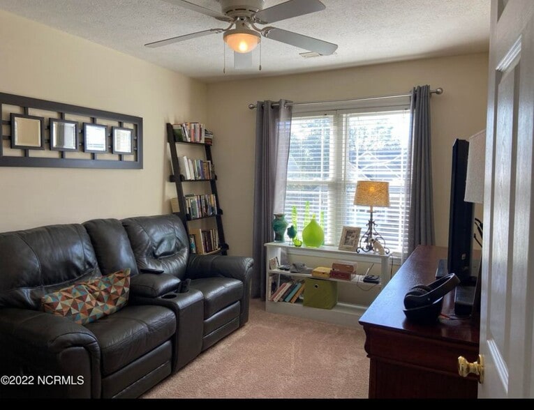 Building Photo - 100 Kiskadee Ct