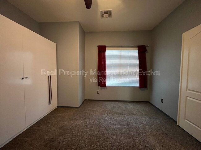 Building Photo - 2825 E Trigger Way