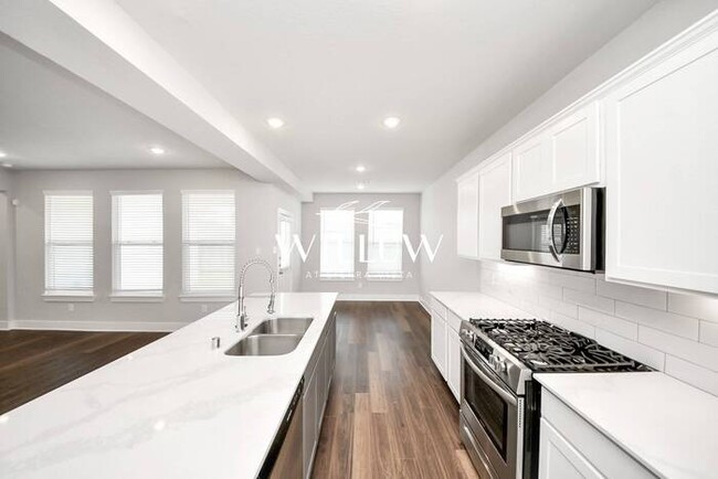 Building Photo - Incredible 3-Bedroom Home – 6 Weeks FREE R...